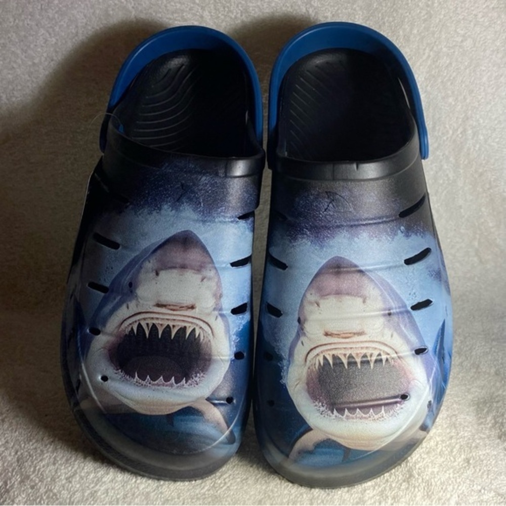 Discovery Shark Week Shoes Mens‎ Size 12 Blue Washable Floatable Comfortable